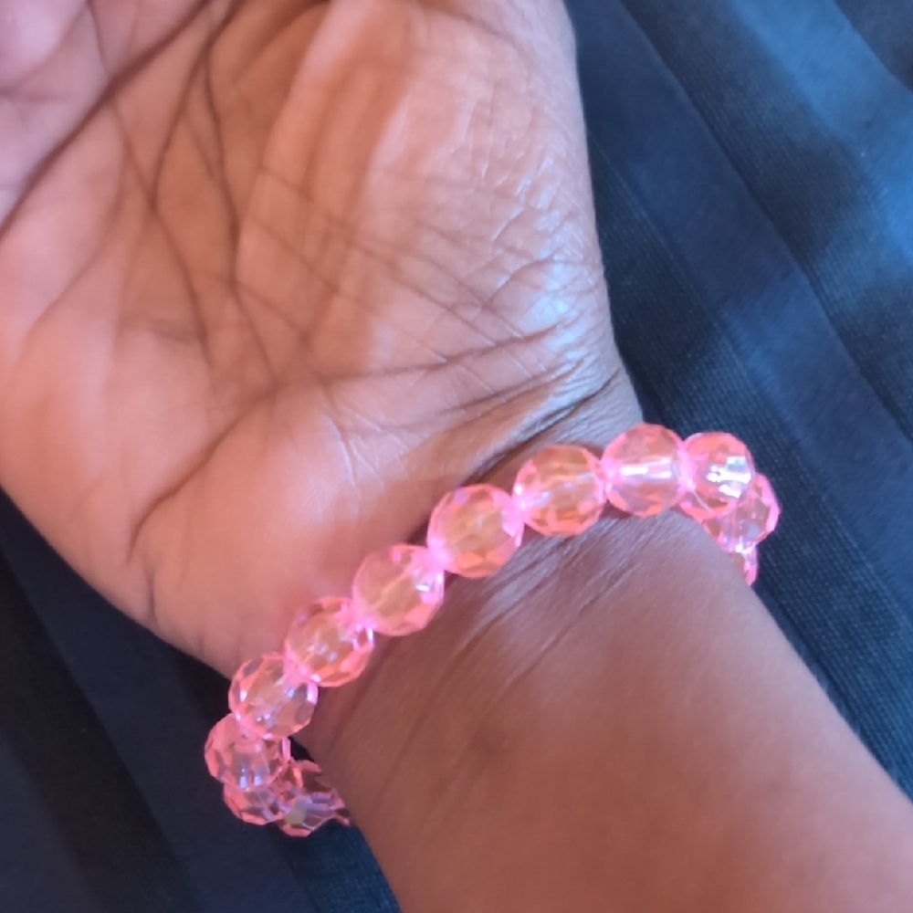 Elegant Pink Beaded Bracelet - Picture 2 of 4